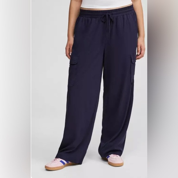 TORRID Wide Leg Cargo Pant size 2R - Picture 1 of 7